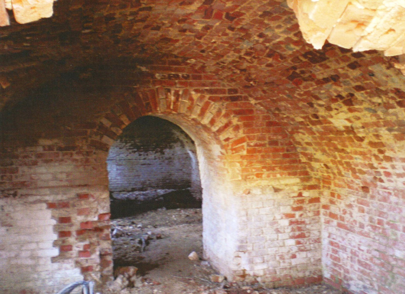 Рис. 15. Фото крипты Михаилоархангельского храма, в которой похоронены супруги Кологривовы